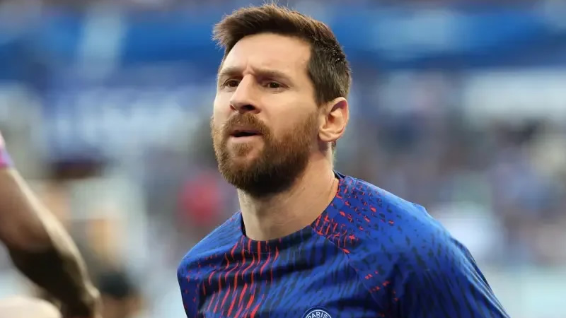 Lionel Messi é o jogador com o maior salario do mundo 