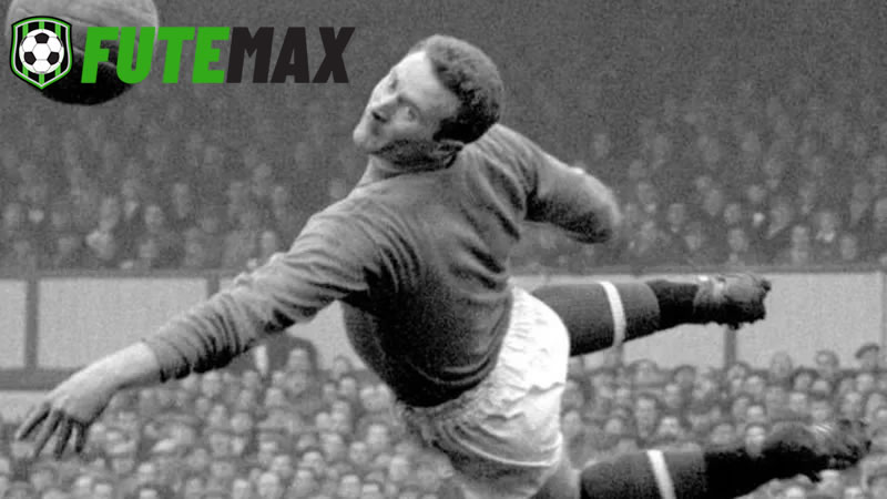 O defensor Harry Gregg