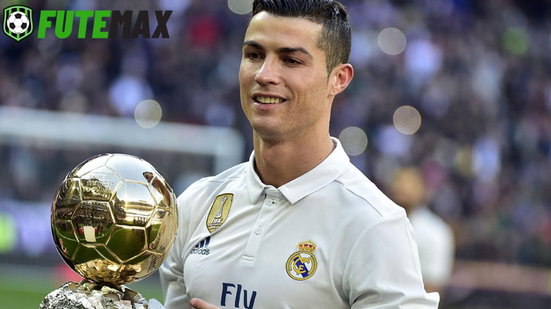 A história da Primeira bola de ouro do CR7 A história da Primeira bola de ouro do CR7